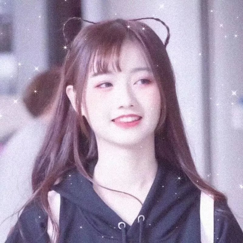 向天真的女生投降